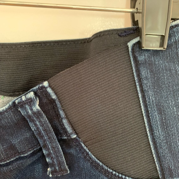 Isabel Maternity (Target) jeans. Zip/button closer, skinny leg fit. Size 6 - Picture 3 of 4